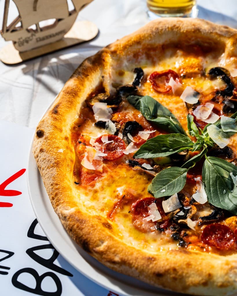 Pizza In Barca con segnaletica barca